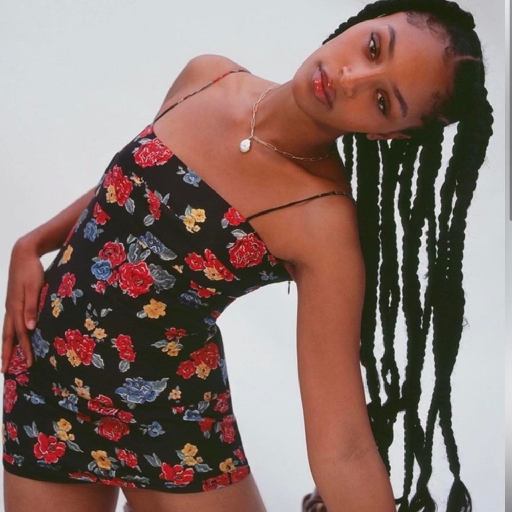 Realisation par the Christy in 90s flora [XS]